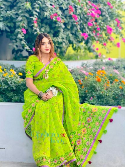 প্রিমিয়াম বুটিকস শাড়ি ও ব্লাউজ পিস (বুটিকস-৩)টিয়া